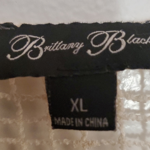 Brittany Black Cream Crochet Top - Picture 2 of 11